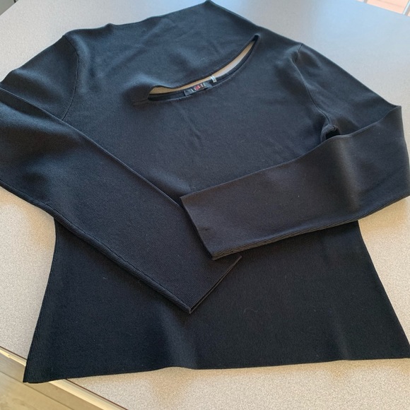 Cyrus peekaboo knit top - Picture 3 of 4